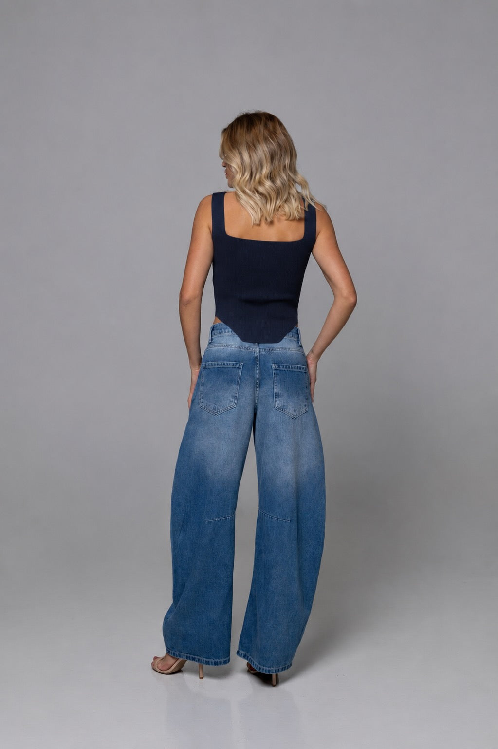 Joia Longo Fluid Viscose Blend Longline Knit Top in Navy | Casa Maly