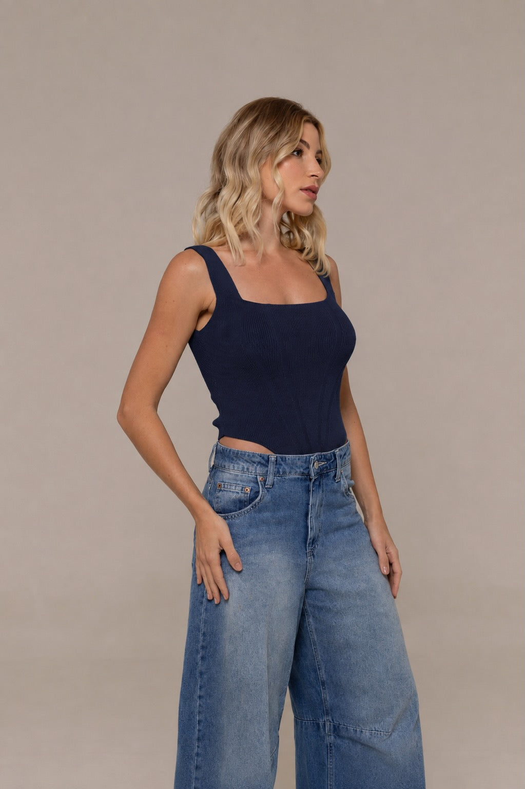 Joia Longo Fluid Viscose Blend Longline Knit Top in Navy | Casa Maly