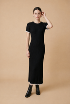 Cuello Redondo Ribbed Knit Crew Neck Midi Dress with Contrast Trim in Black | Casa Maly