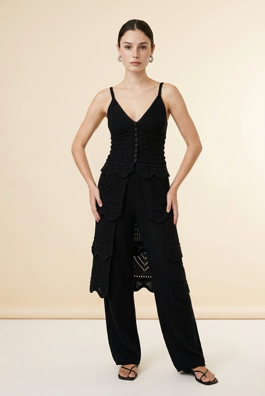 Front view of the women's Ostuni Set in black One Size by Casa Maly